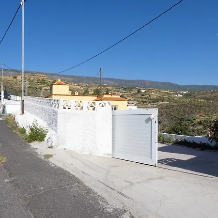 Casa vacanze Mountain, Seaviews, And Pool Relax By Sunkeyrents *