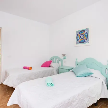 Mountain, Seaviews, And Pool Relax By Sunkeyrents * Fasnia