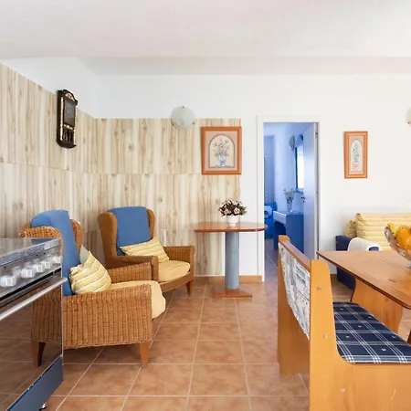 Mountain, Seaviews, And Pool Relax By Sunkeyrents