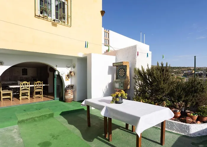 Mountain, Seaviews, And Pool Relax By Sunkeyrents