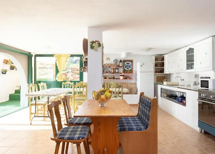 Mountain, Seaviews, And Pool Relax By Sunkeyrents Fasnia