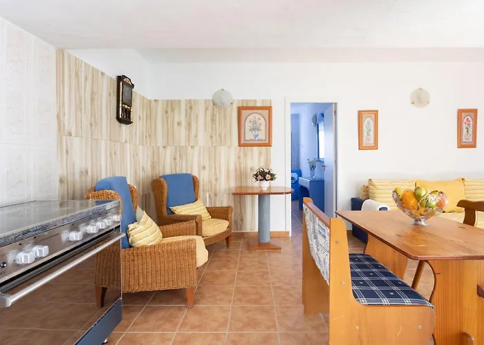 Mountain, Seaviews, And Pool Relax By Sunkeyrents