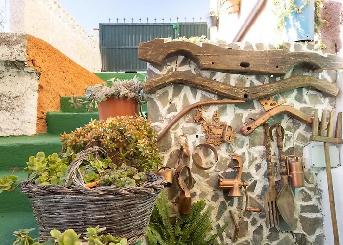 Mountain, Seaviews, And Pool Relax By Sunkeyrents