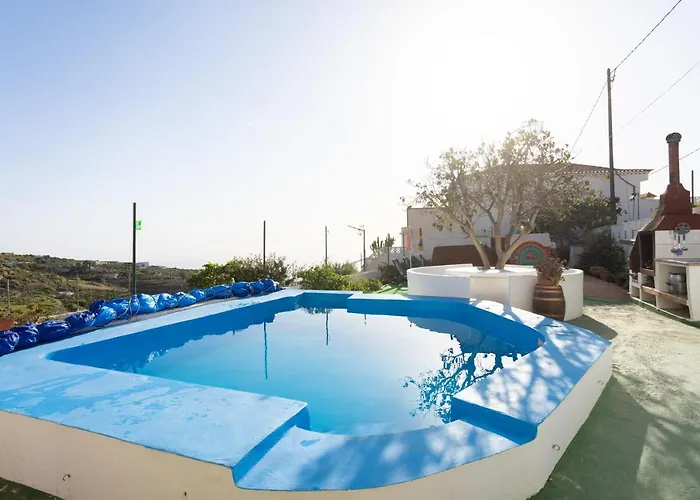 Holiday home Mountain, Seaviews, And Pool Relax By Sunkeyrents *